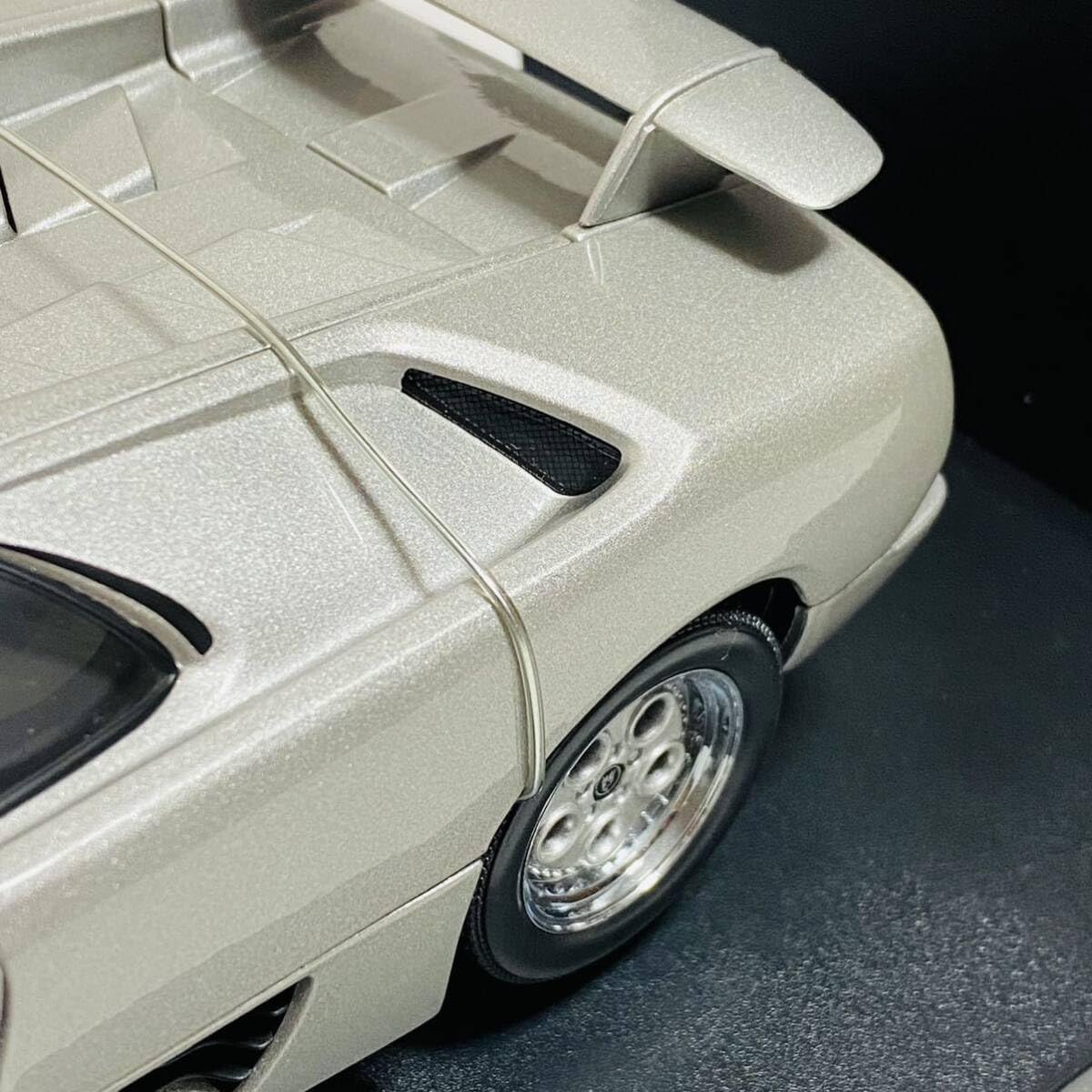 AUTOart オートアート 1/18スケール ランボルギーニ Diablo